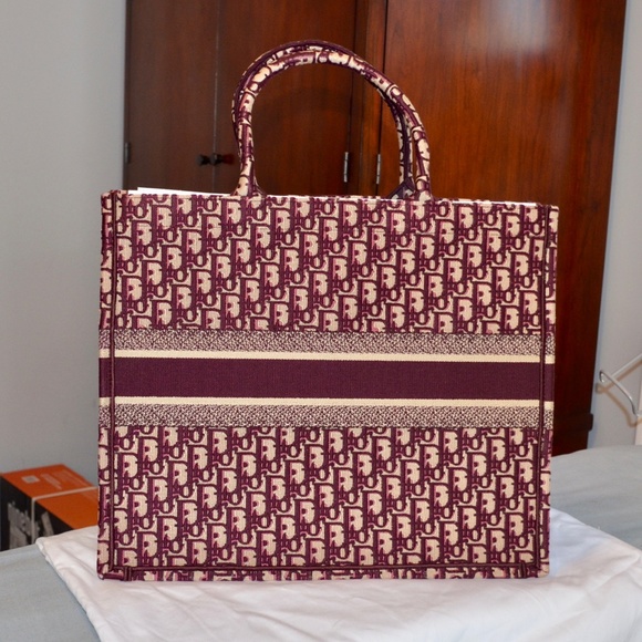 CHRISTIAN DIOR BOOK TOTE EMBROIDERED HANDBAG NWT - Picture 6 of 8